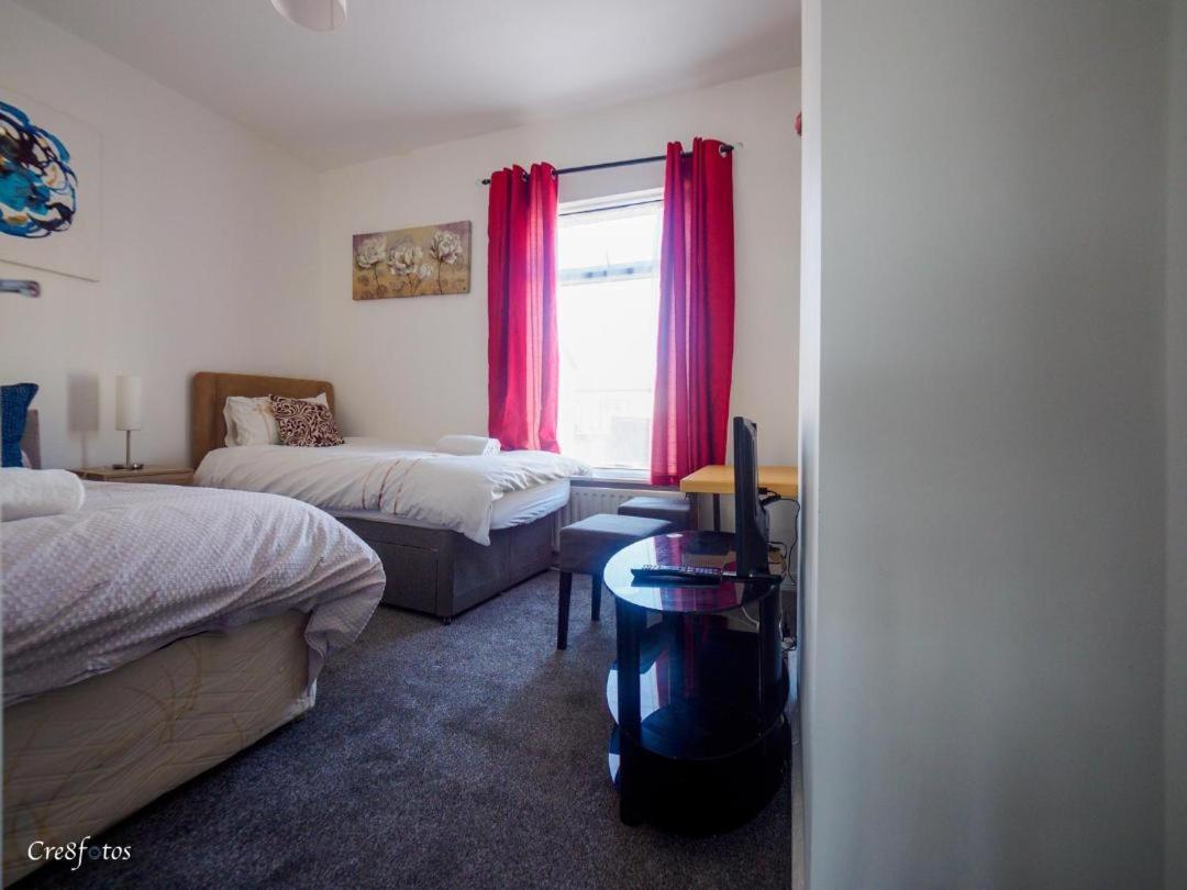 12 Cornwallis Lodge Family Room 2 Stoke-on-Trent المظهر الخارجي الصورة